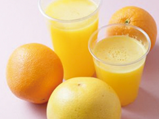 MIKI HOUSE经营的新鲜果汁店。我们准备了使用新鲜苹果和橘子的新鲜果汁。

平均预算标准:350日元~