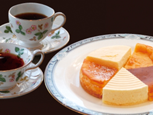 大阪帝冢山的奶酪点心专卖店。请在安静的氛围中享受咖啡、红茶、芝士甜点、三明治等小吃。

平均预算标准:550日元~

・有外带或土特产
・有轮椅用的座位。